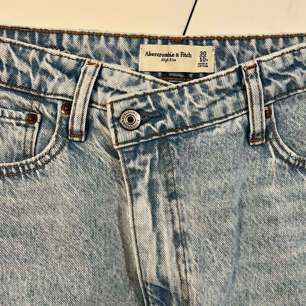 Abercrombie - high rise, 30/10 tall denim skirt - Picture 5 of 9